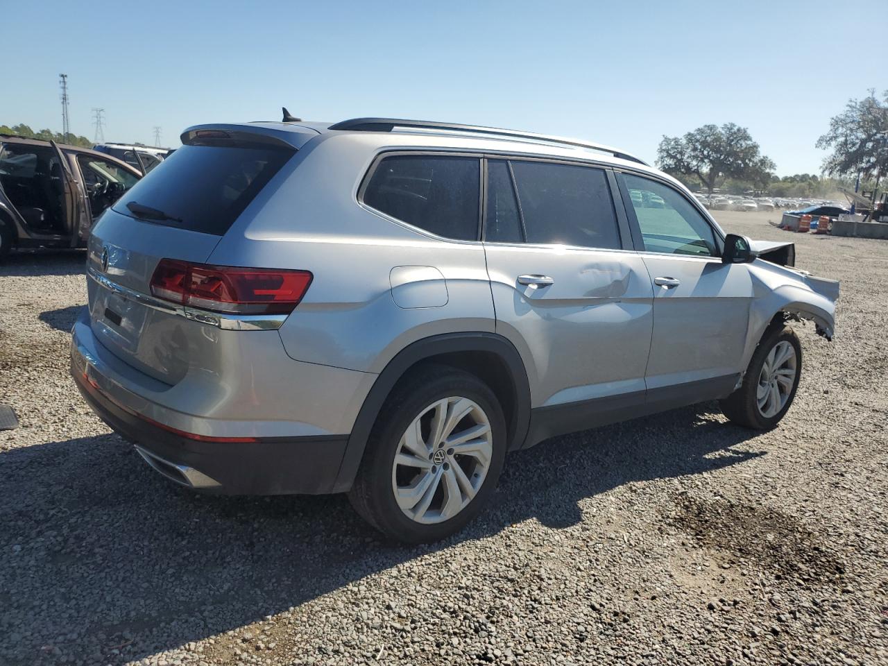 2021 Volkswagen Atlas - Image 3