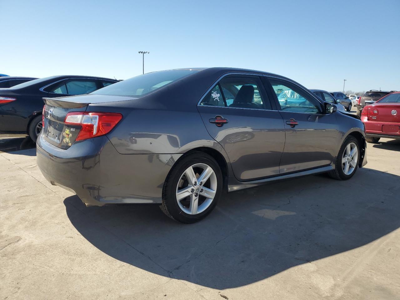 2014 Toyota Camry - Image 3