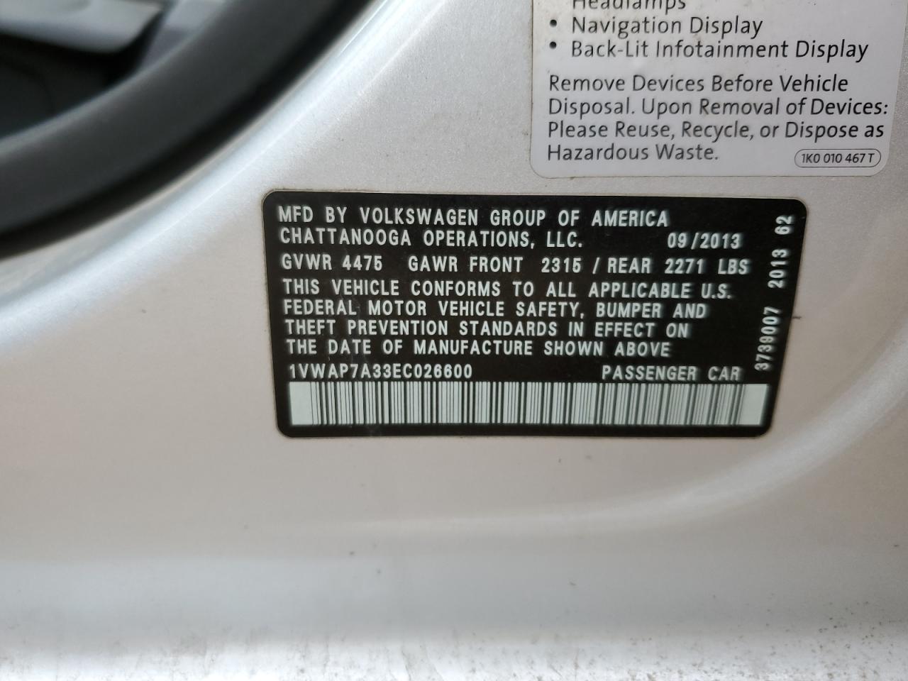 2014 Volkswagen Passat - Image 12