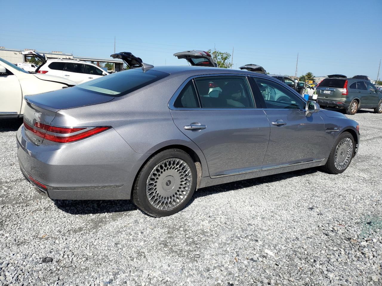 2022 Genesis G90 - Image 3