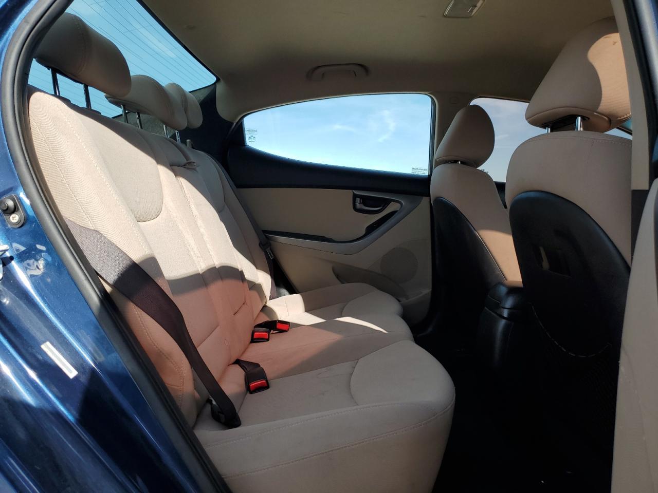 2014 Hyundai Elantra - Image 10