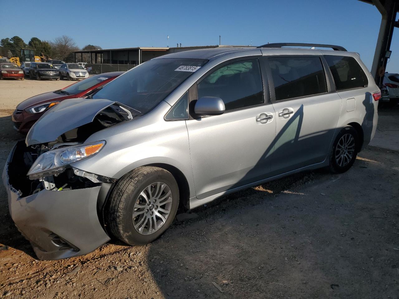 2019 Toyota Sienna Xle for Sale in Tanner, AL - Front End
