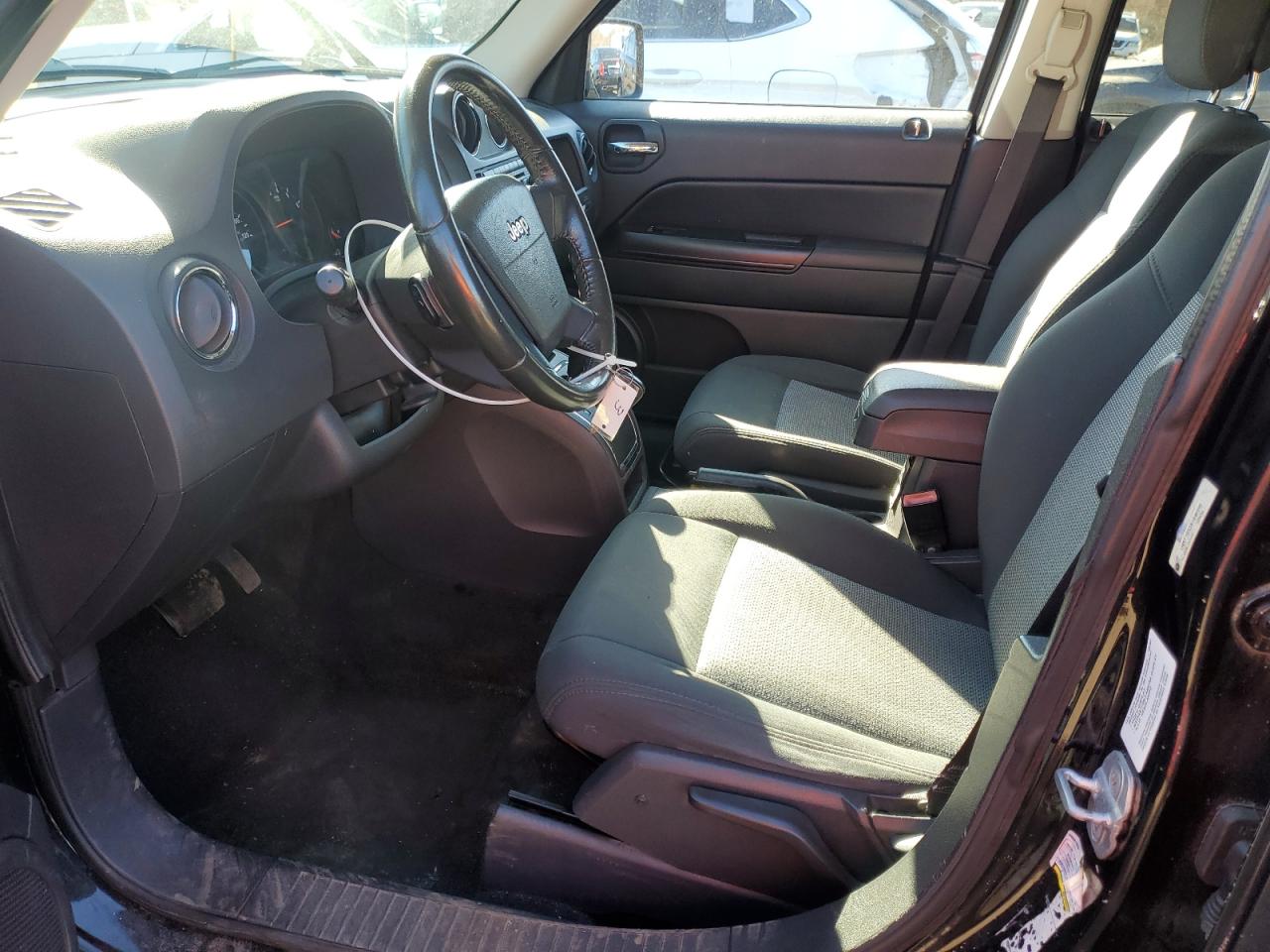 2010 Jeep Liberty (Patriot) - Image 7