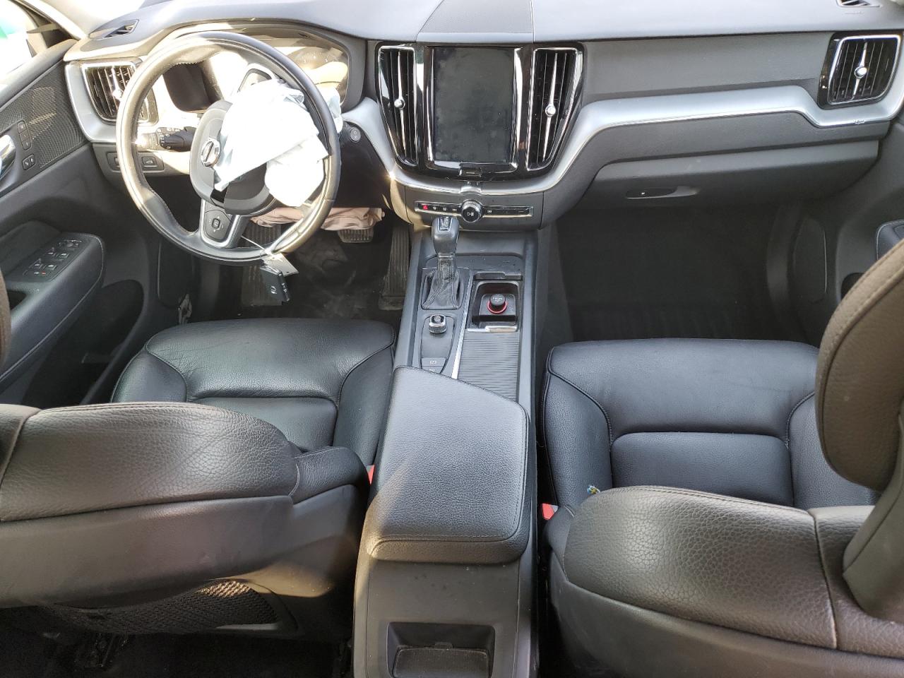 2018 Volvo XC60 - Image 8