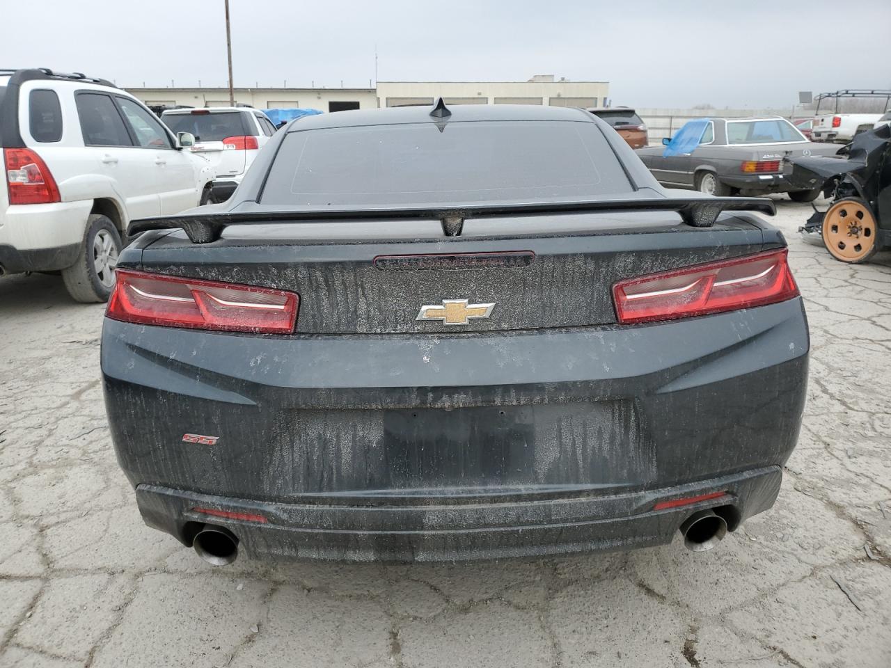 2018 Chevrolet Camaro - Image 6