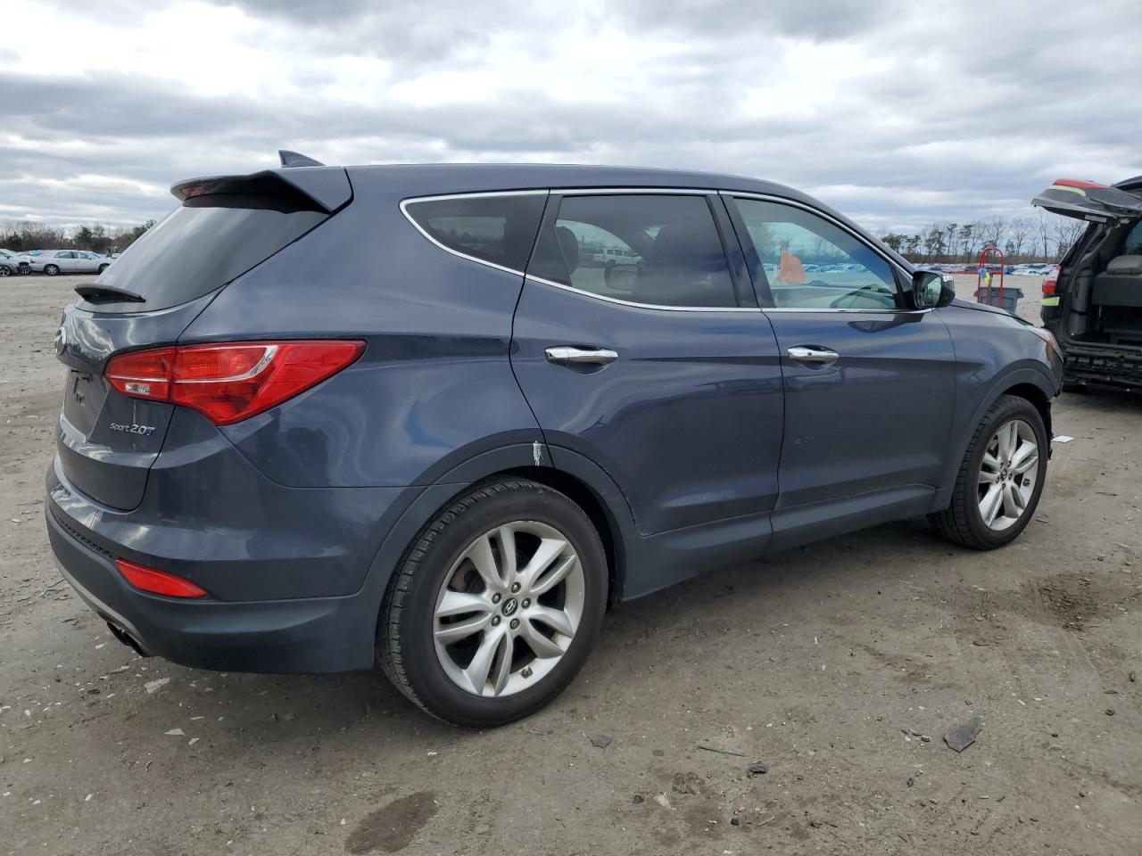2013 Hyundai Santa Fe - Image 3