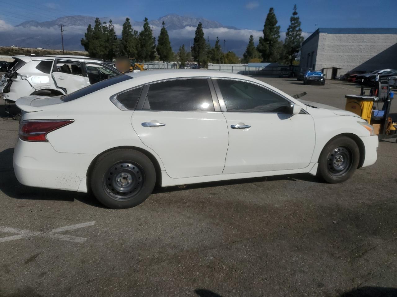 2015 Nissan Altima - Image 3