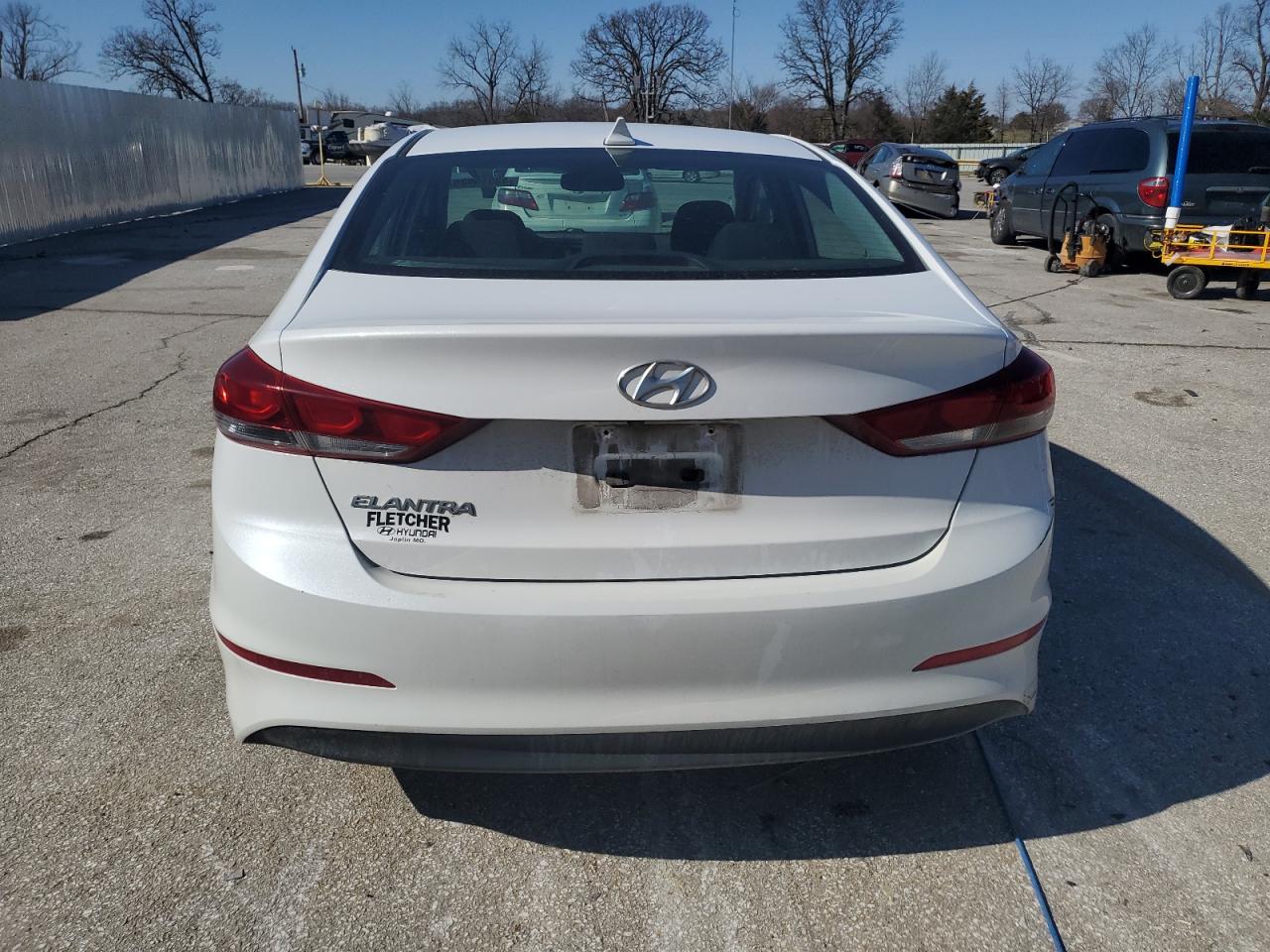 2018 Hyundai Elantra - Image 6