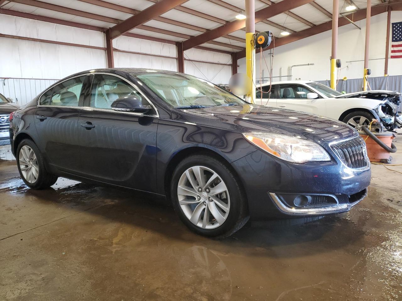 2016 Buick Regal - Image 4