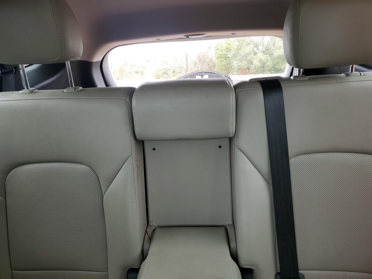 2018 Hyundai Santa Fe - Image 10