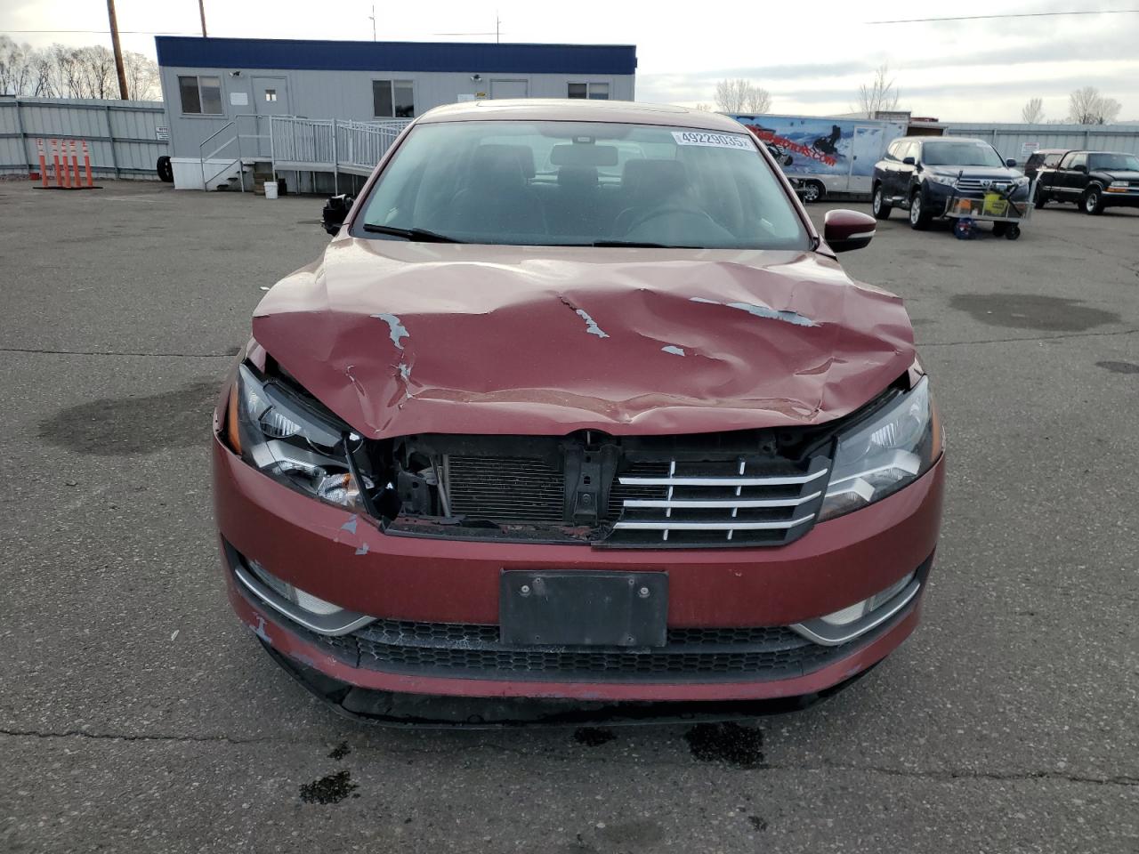 2015 Volkswagen Passat - Image 5