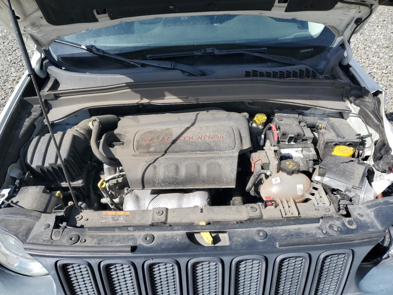 2016 Jeep Renegade - Image 12