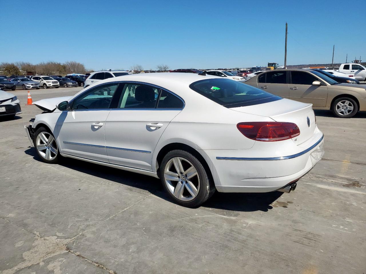 2014 Volkswagen Passat CC - Image 2