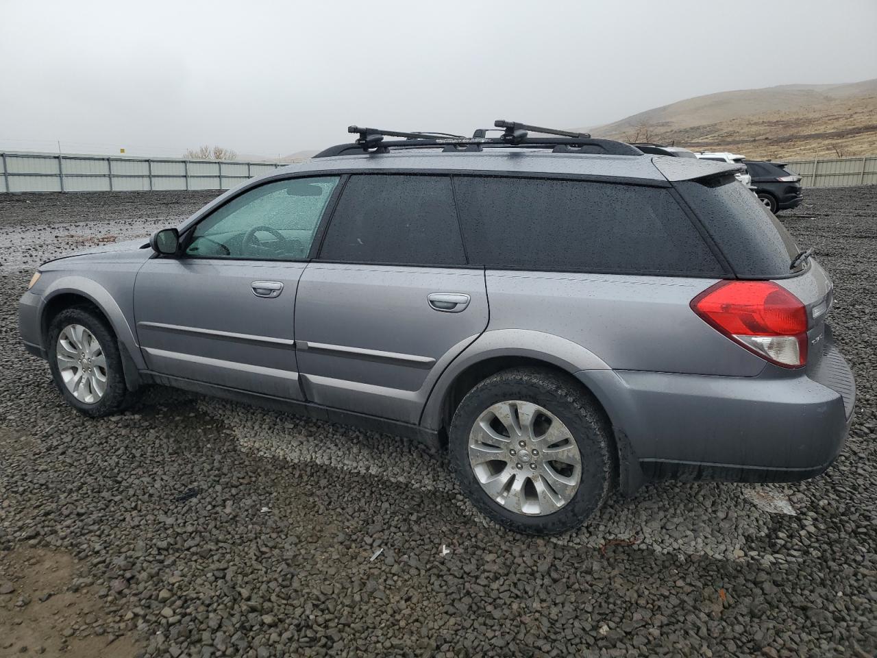2009 Subaru Outback - Image 2