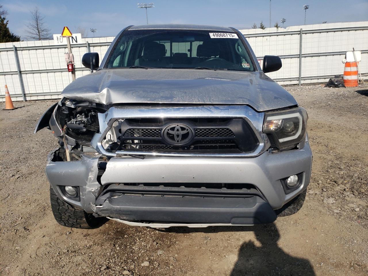 2015 Toyota Tacoma - Image 5