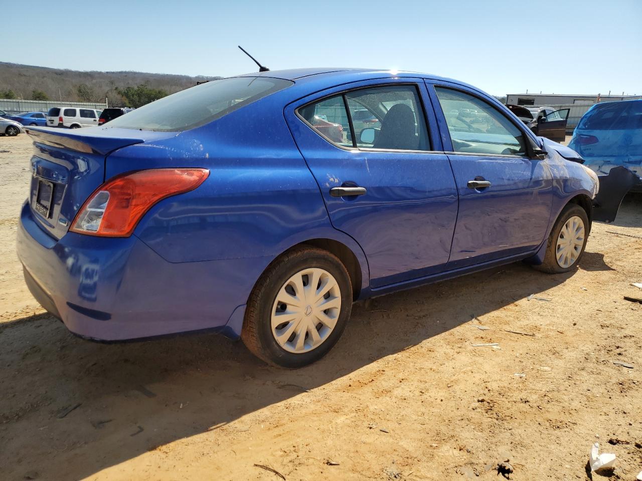 2015 Nissan Versa - Image 3