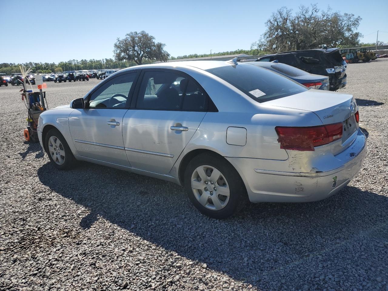 2009 Hyundai Sonata - Image 2
