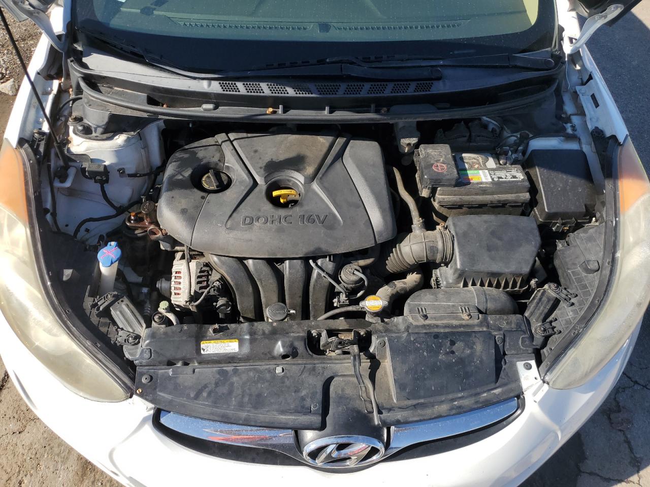2013 Hyundai Elantra - Image 11