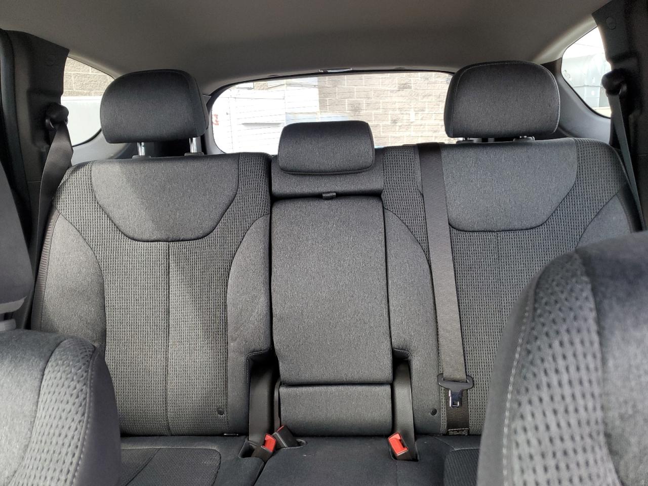 2019 Hyundai Santa Fe - Image 10