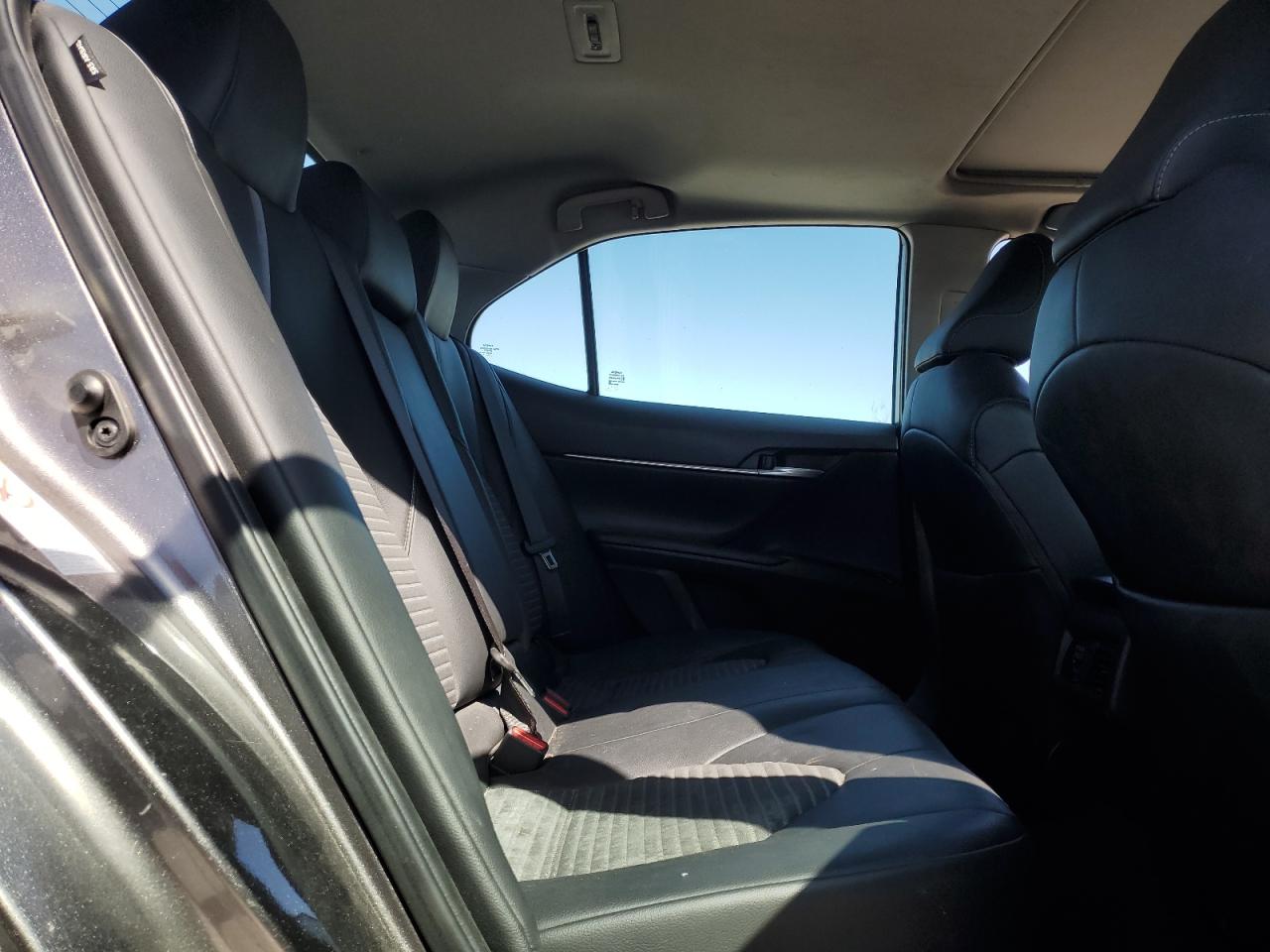 2018 Toyota Camry - Image 10