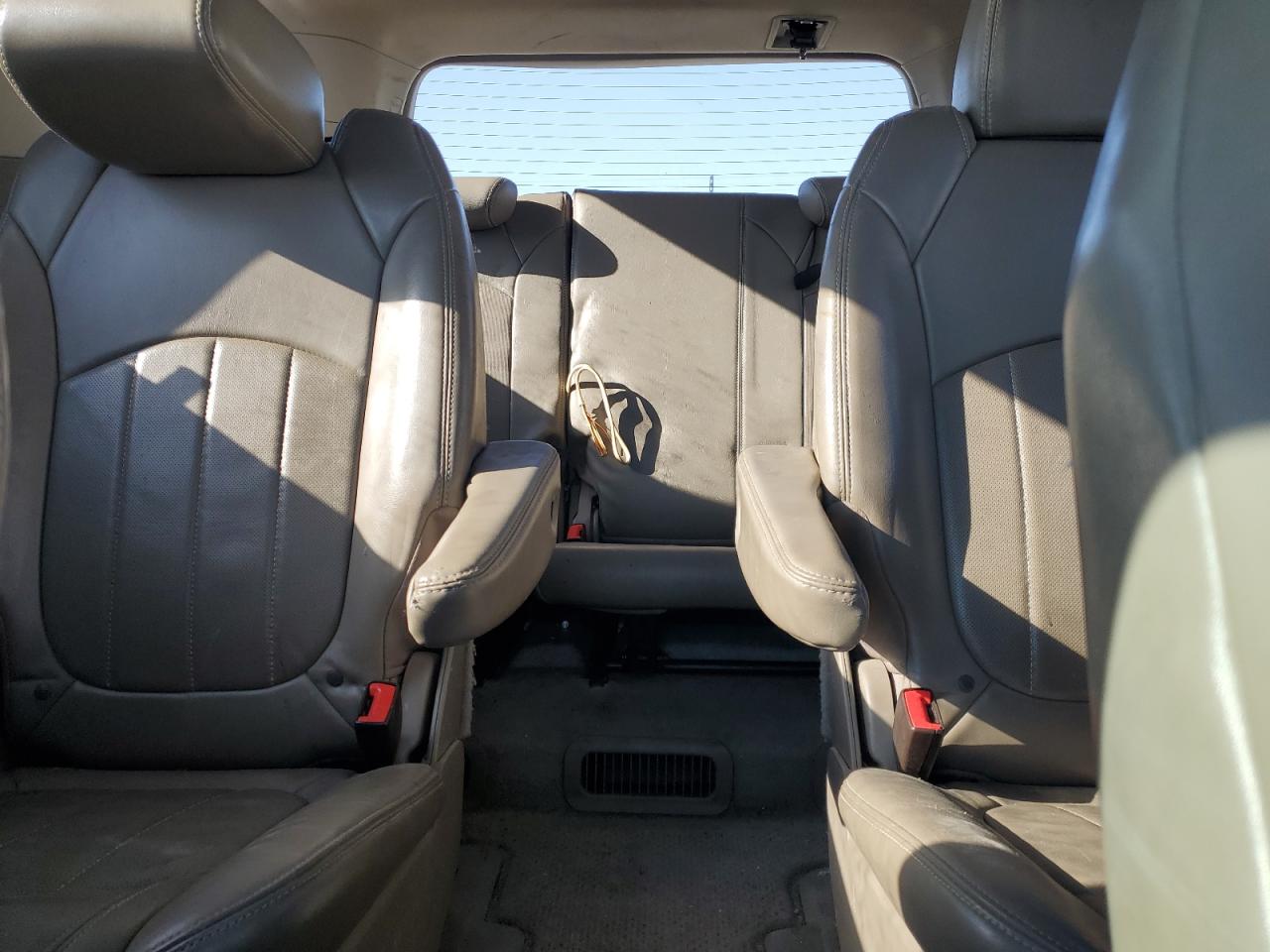 2013 GMC Acadia - Image 10