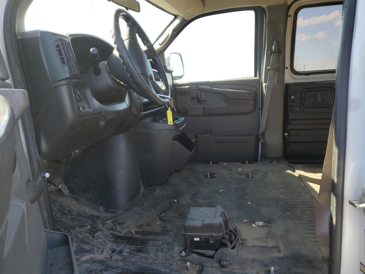 2005 Chevrolet Express - Image 7