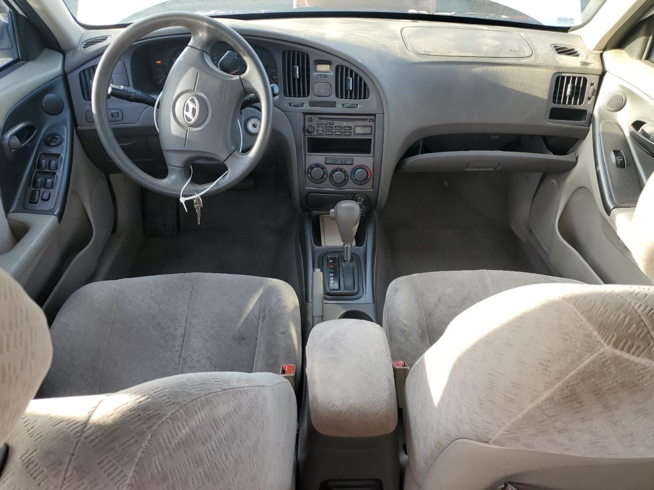 2006 Hyundai Elantra - Image 8