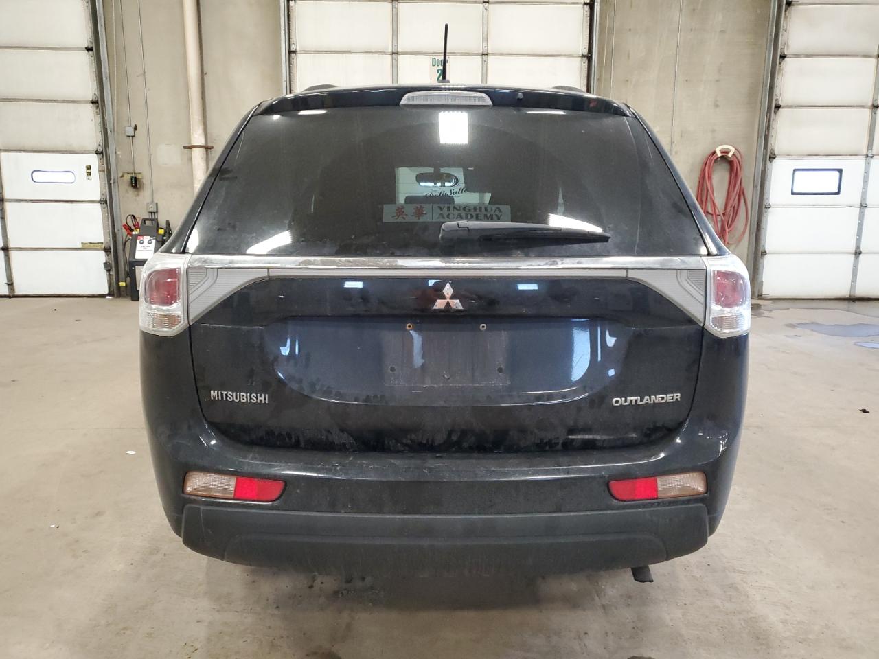 2014 Mitsubishi Outlander - Image 6