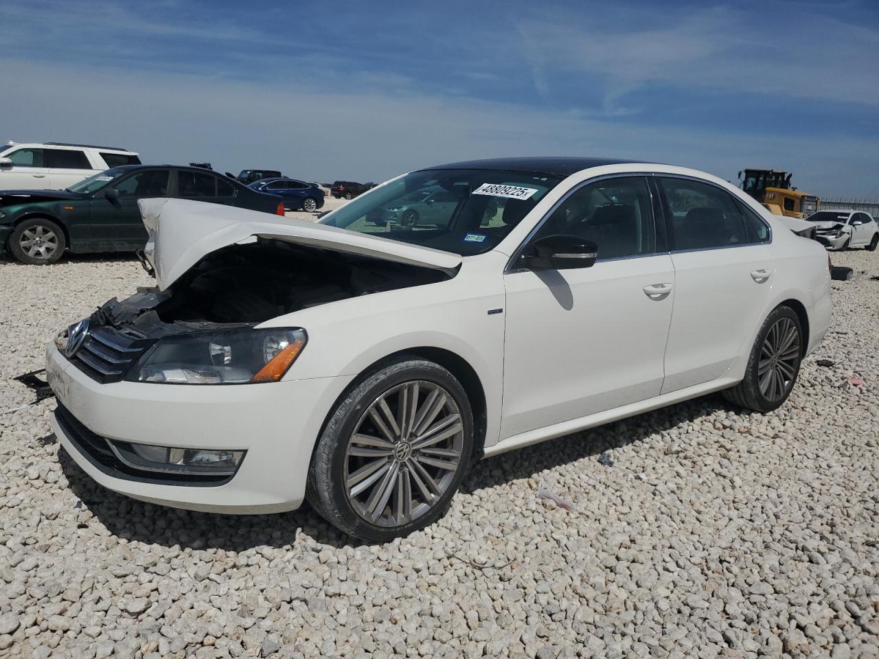2015 Volkswagen Passat - Image 1
