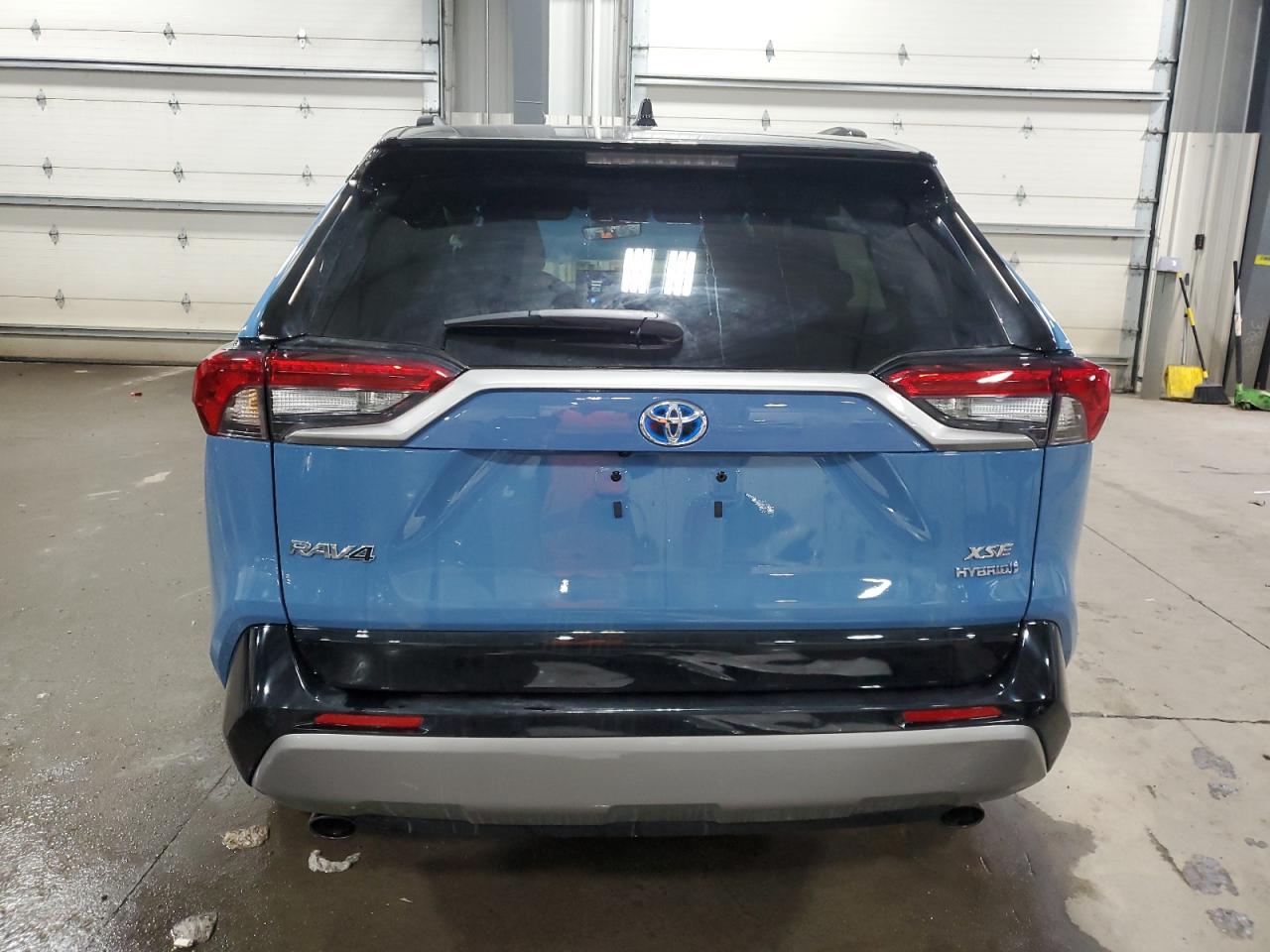 2024 Toyota RAV 4 - Image 6
