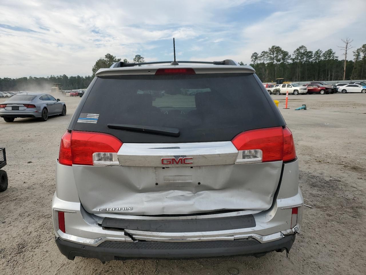 2017 GMC Terrain - Image 6