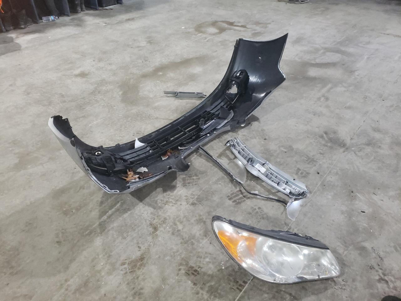 2010 Hyundai Elantra - Image 12