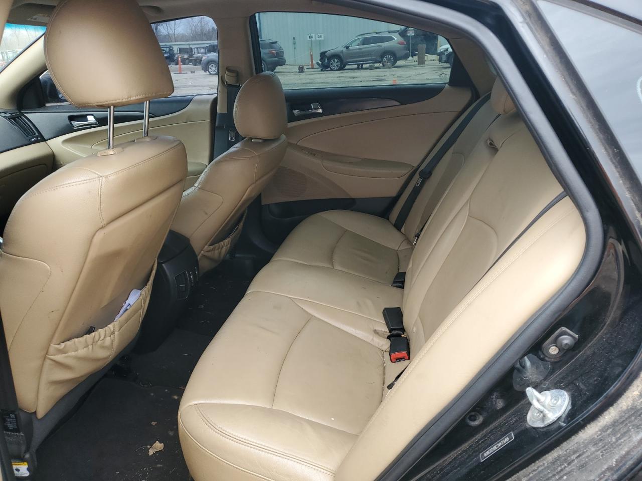 2011 Hyundai Sonata - Image 10
