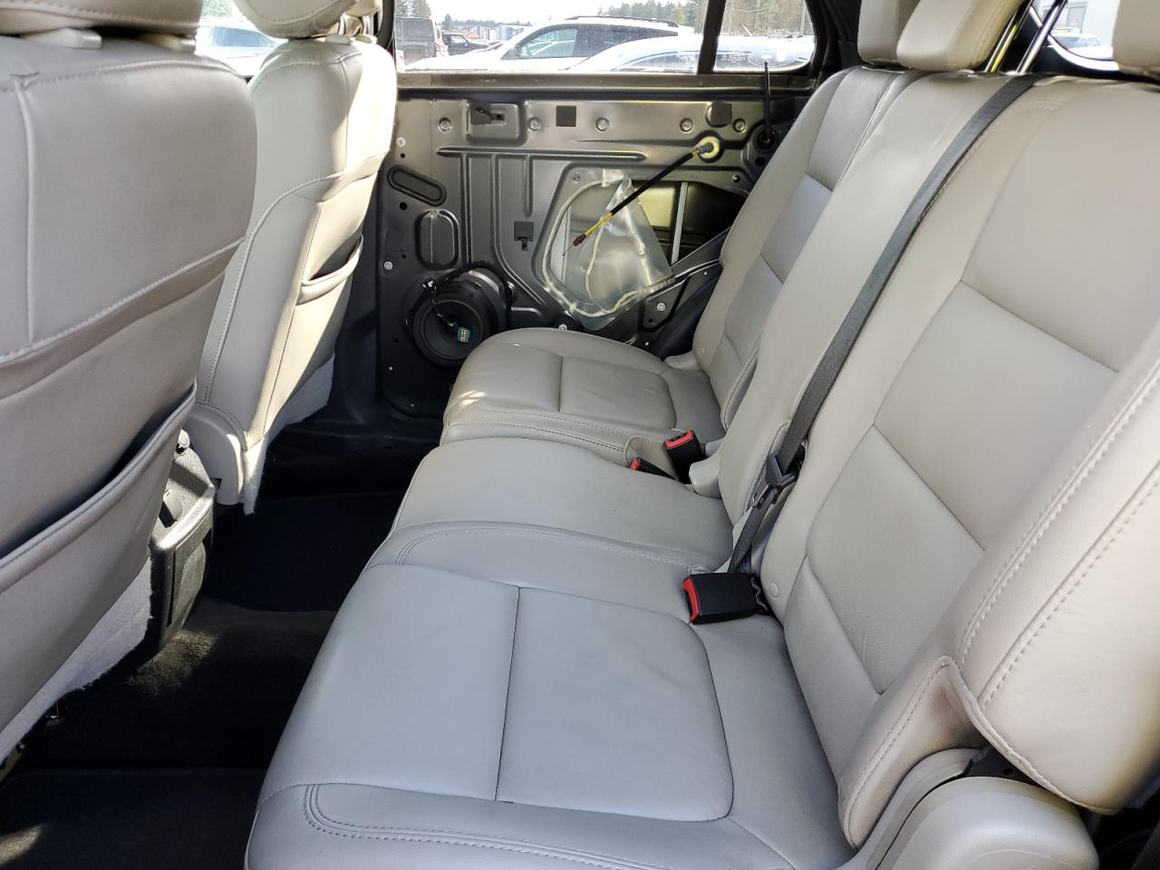 2015 Ford Explorer - Image 11