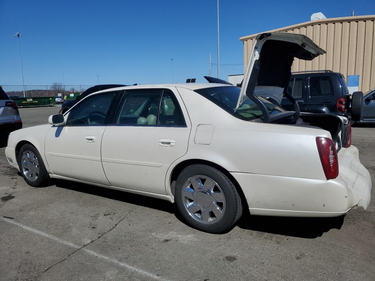 2000 Cadillac De Ville - Image 2