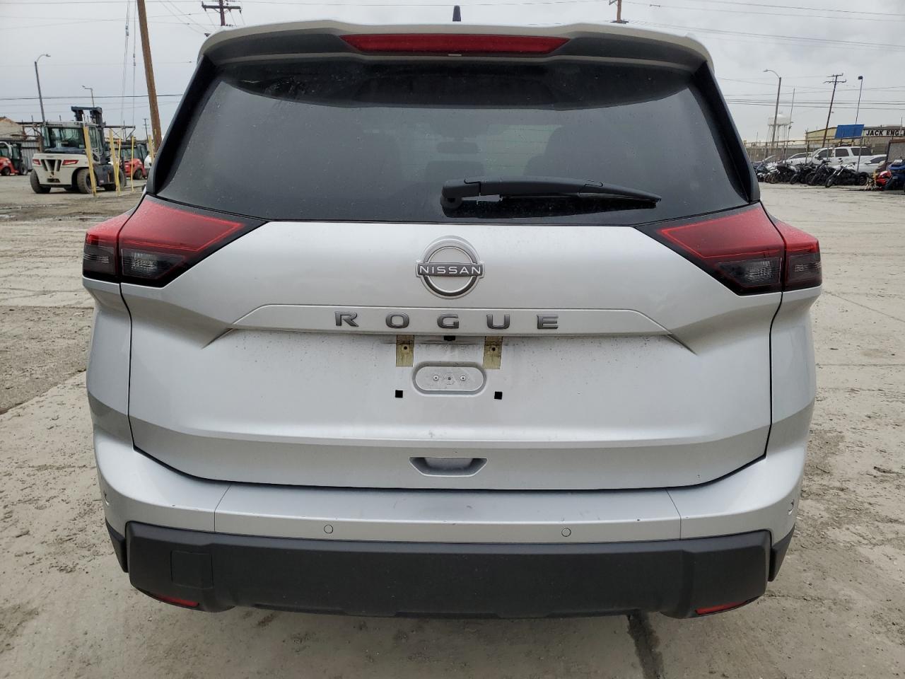 2024 Nissan Rogue - Image 6