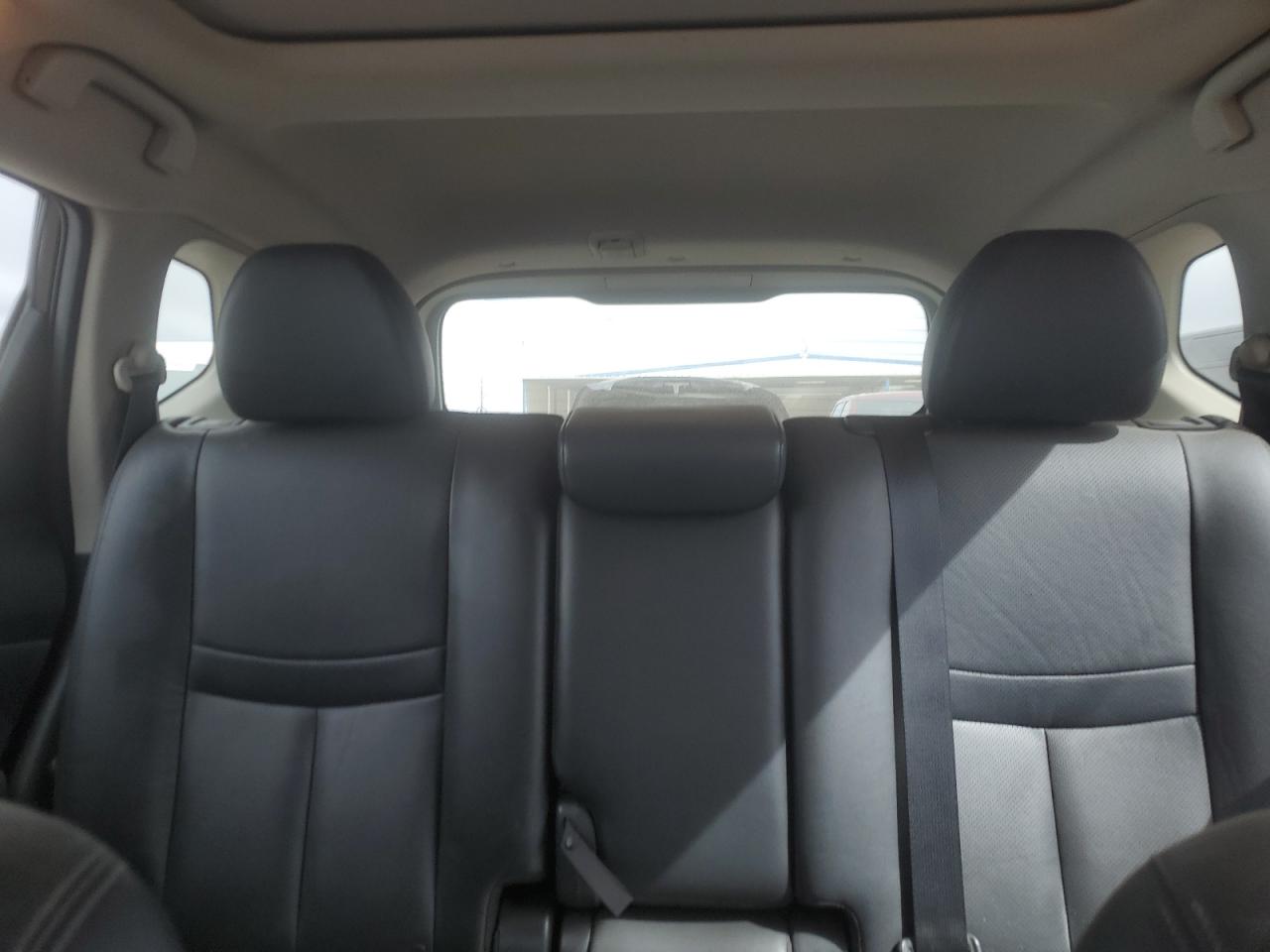 2015 Nissan Rogue - Image 10
