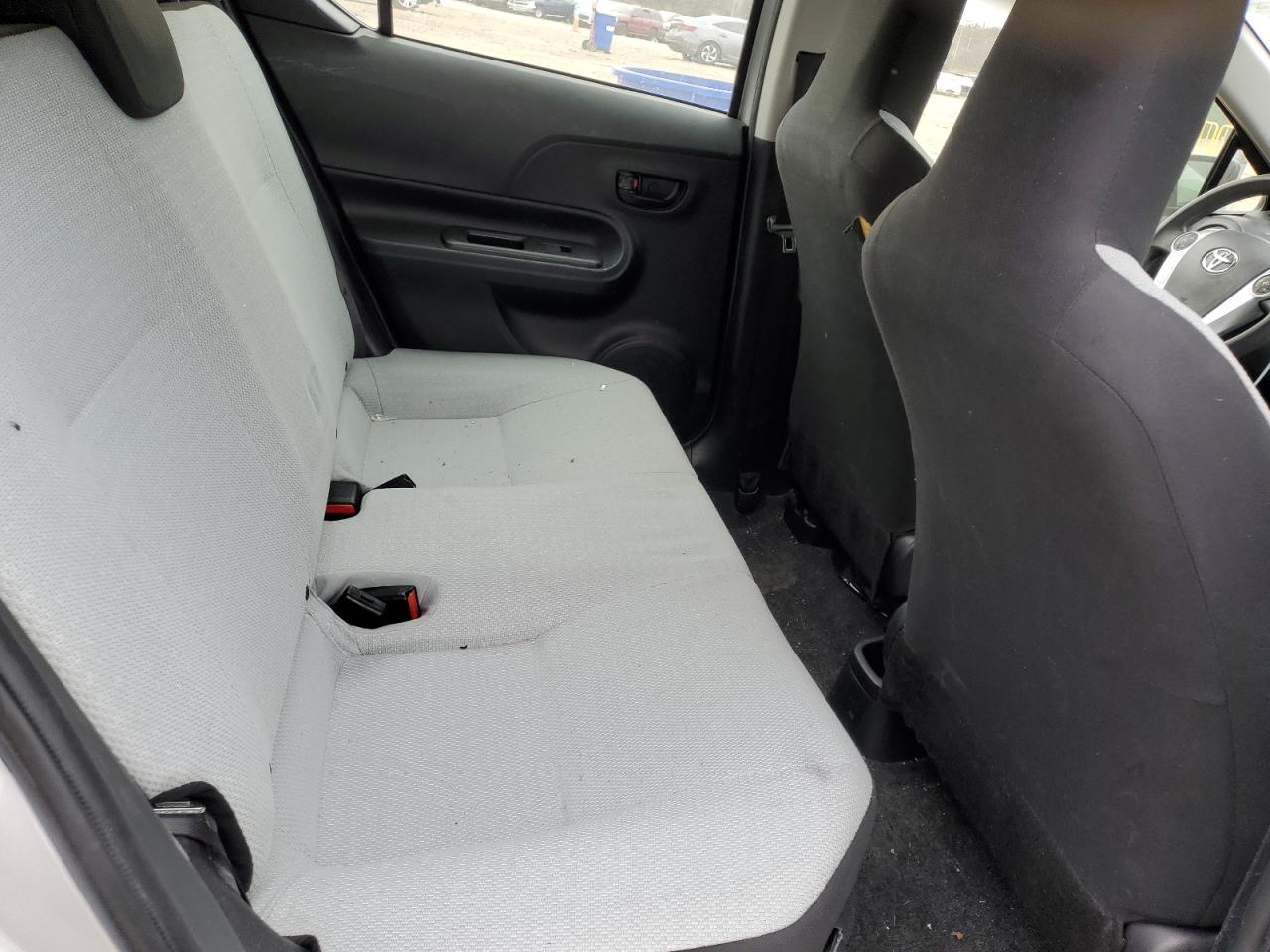 2017 Toyota Prius - Image 11