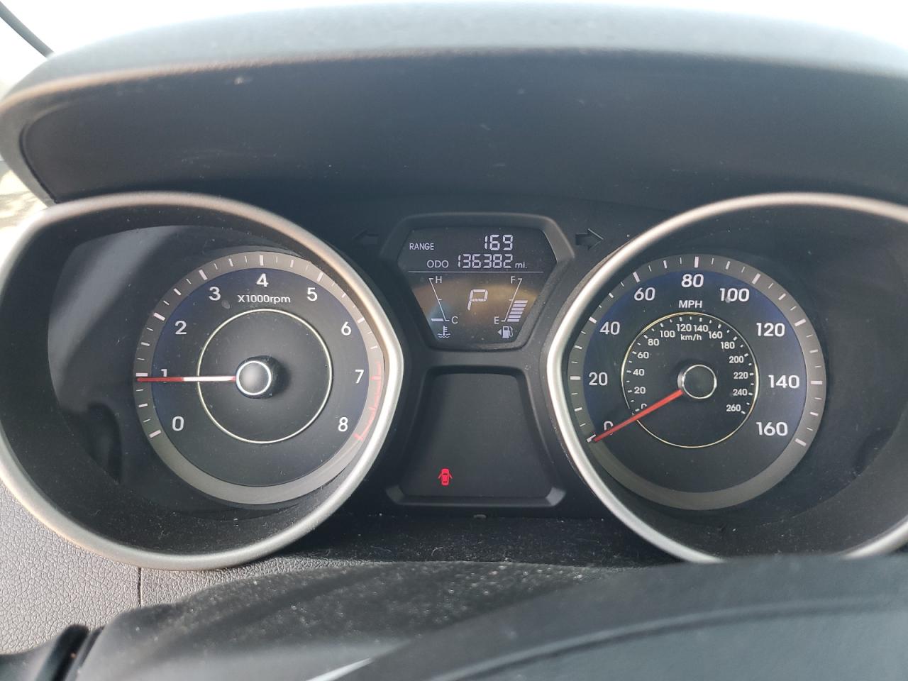 2011 Hyundai Elantra - Image 9