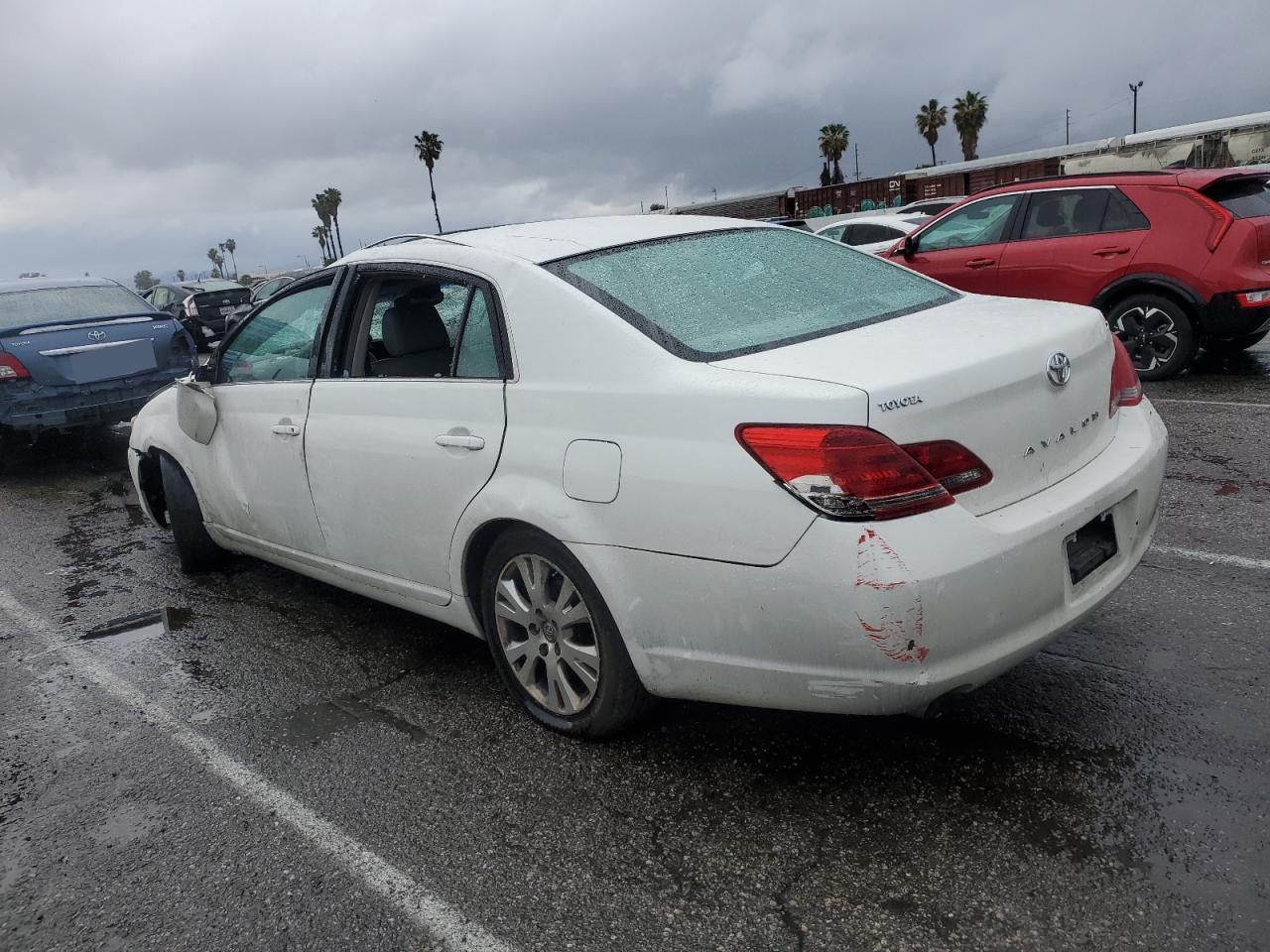 2008 Toyota Avalon - Image 2