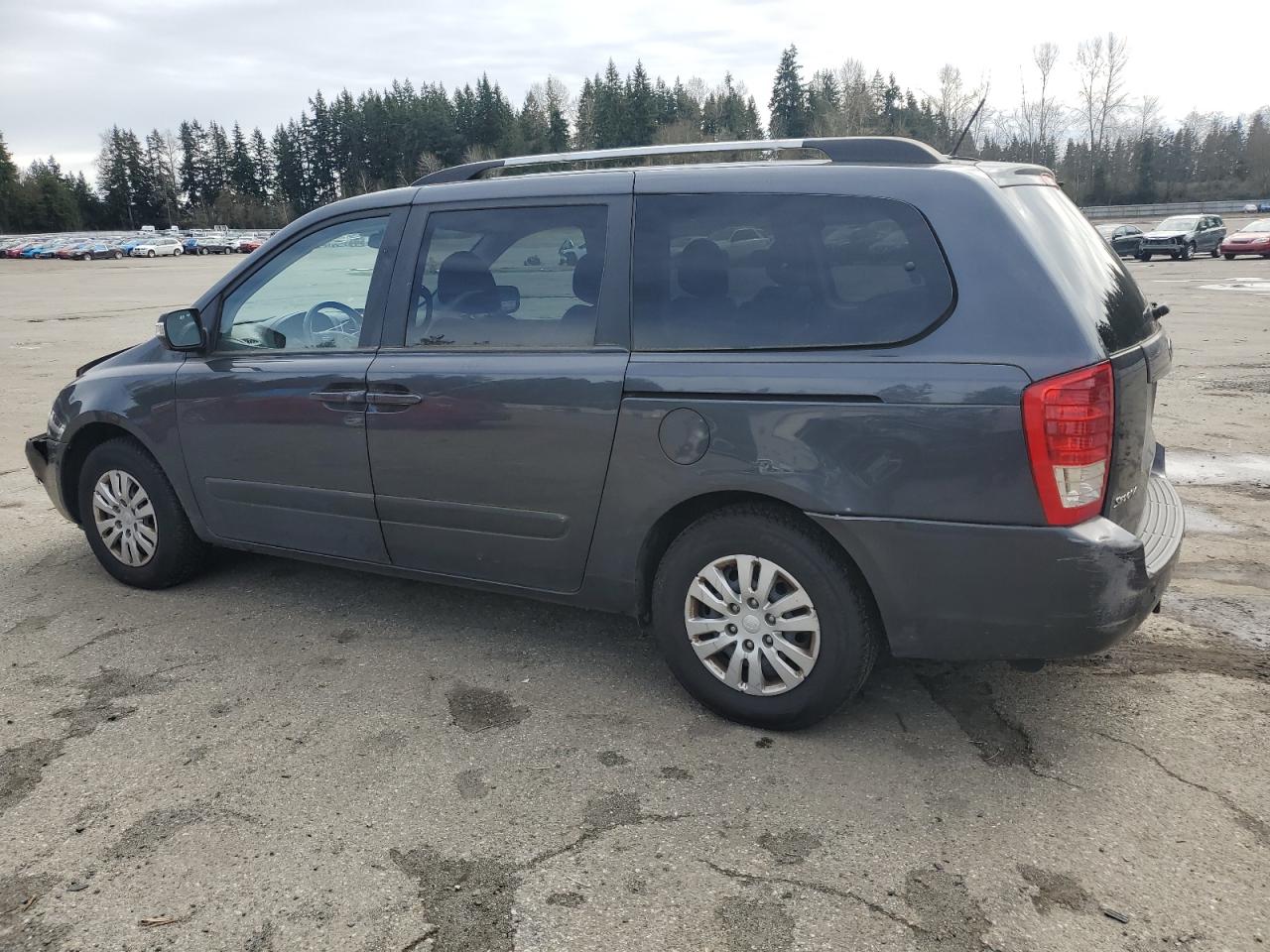2014 Kia Sedona - Image 2
