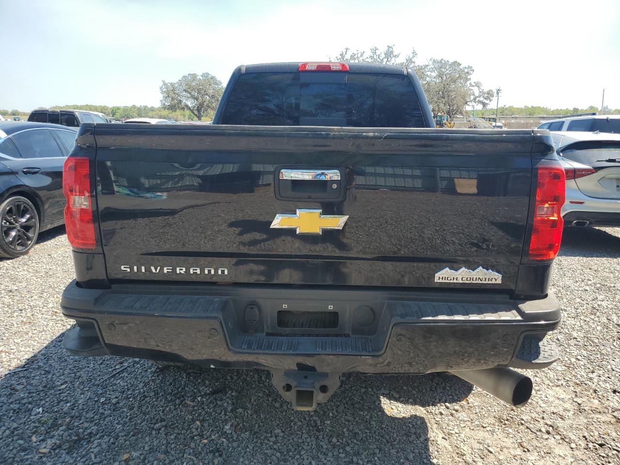 2015 Chevrolet Silverado - Image 6