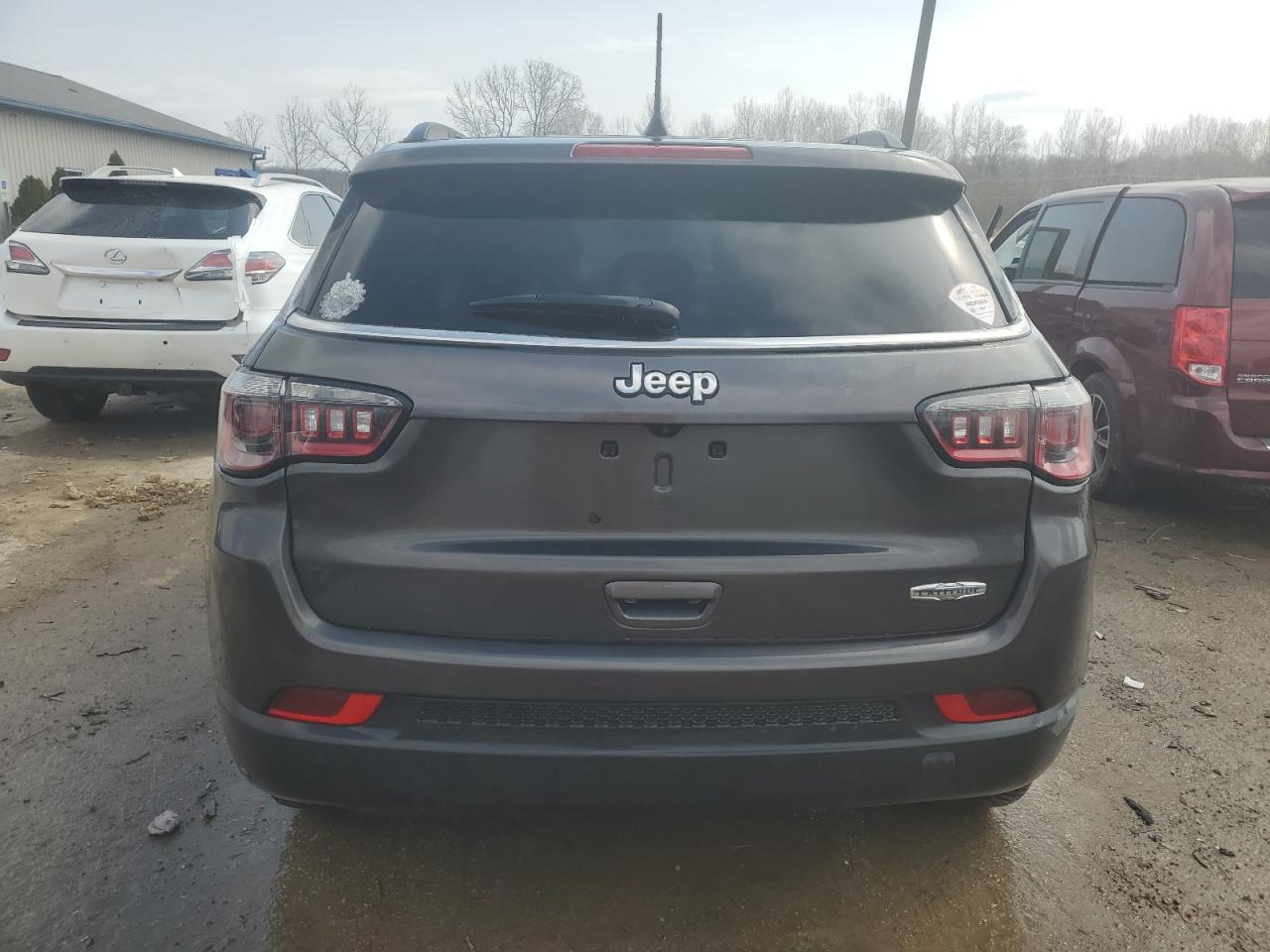 2018 Jeep Compass - Image 6