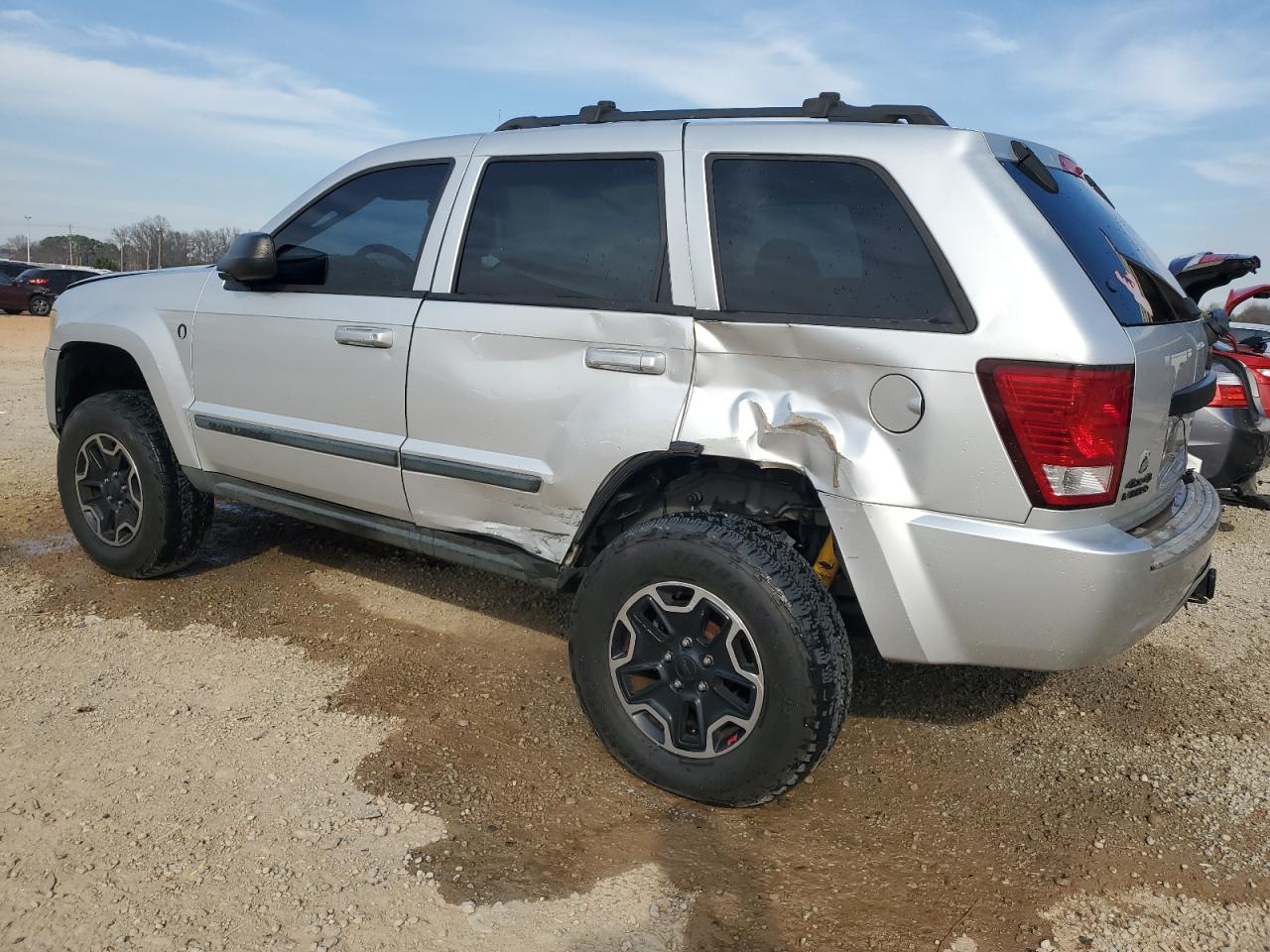 2008 Jeep Grand Cherokee - Image 2