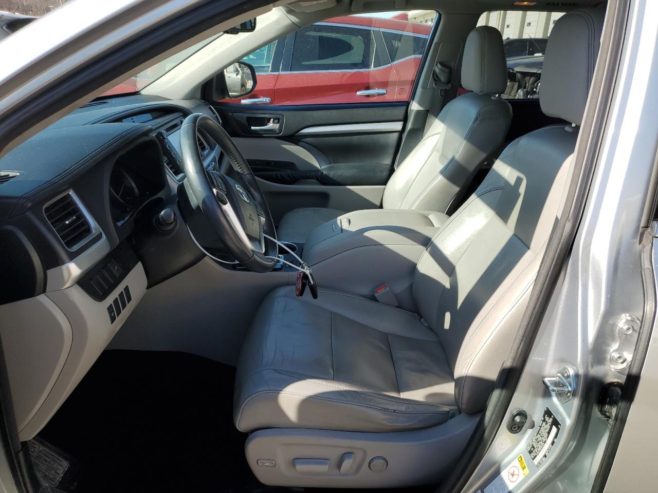 2014 Toyota Highlander - Image 7