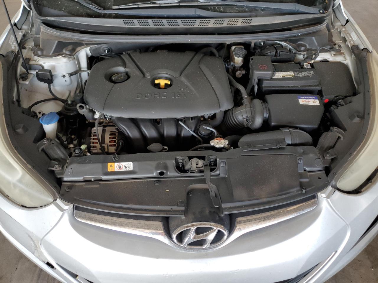 2014 Hyundai Elantra - Image 11