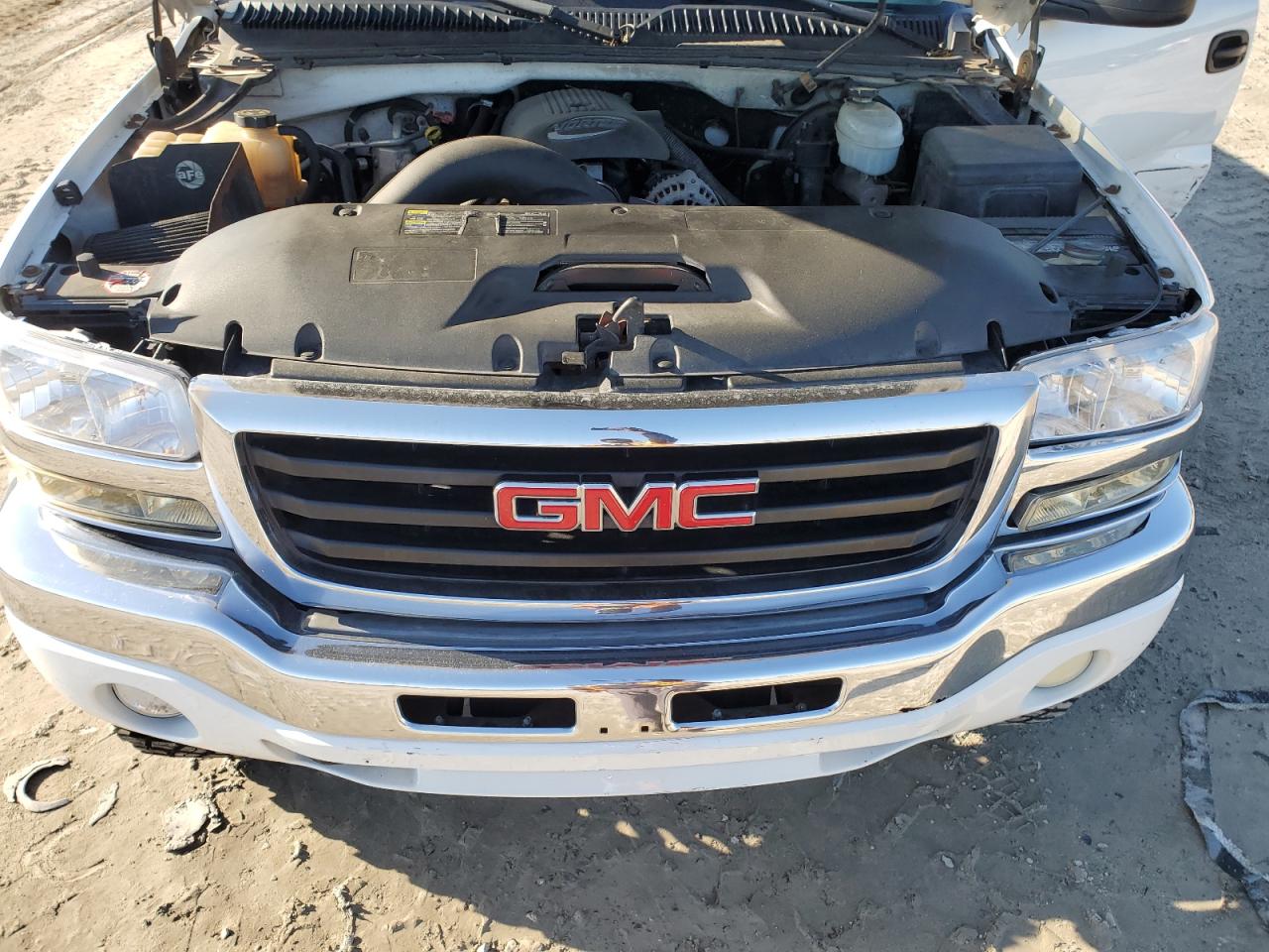 2004 GMC Sierra - Image 11