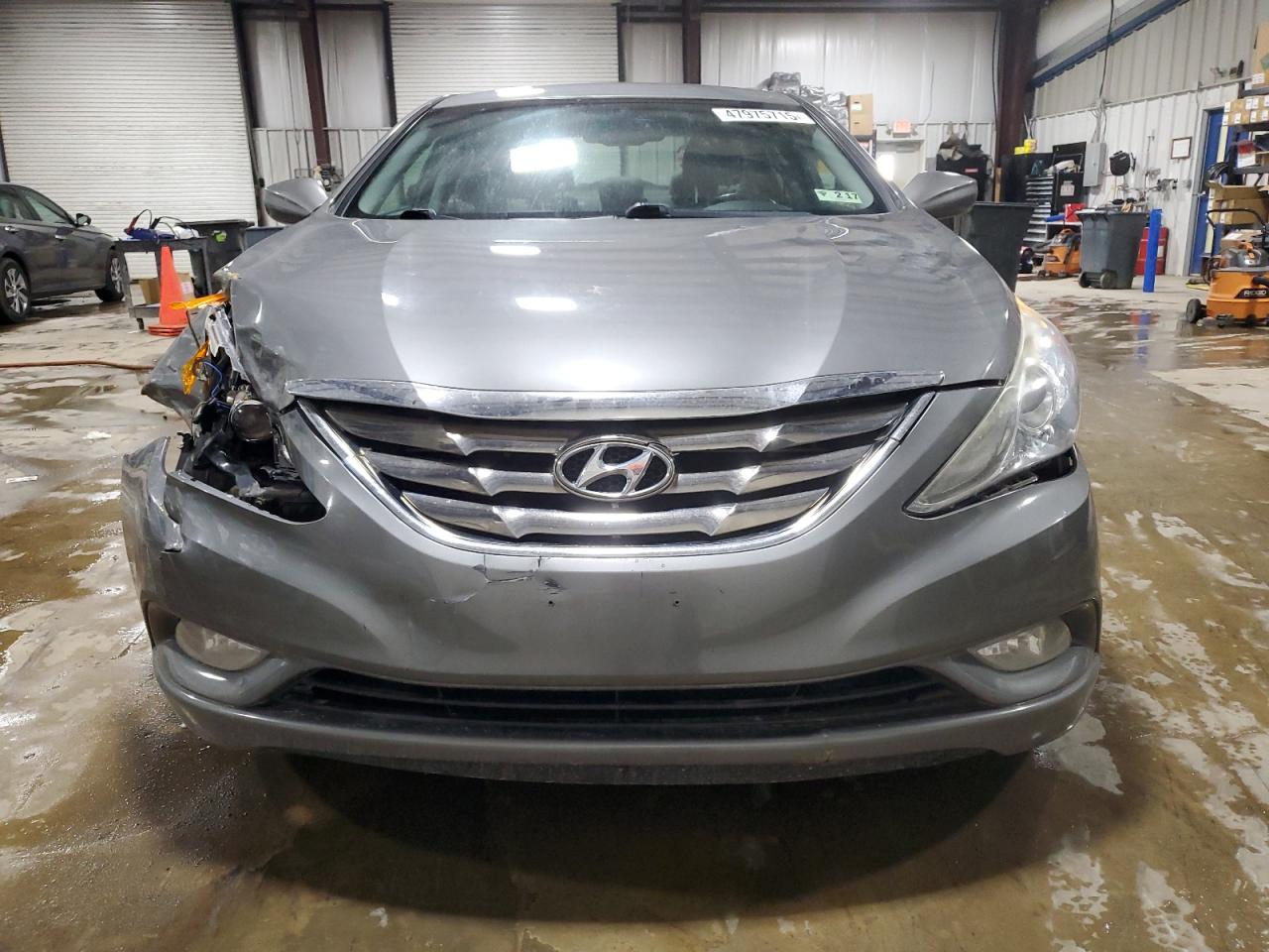 2013 Hyundai Sonata - Image 5