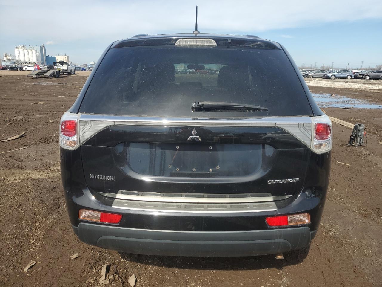 2014 Mitsubishi Outlander - Image 6