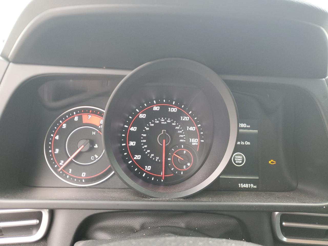 2022 Hyundai Elantra - Image 9